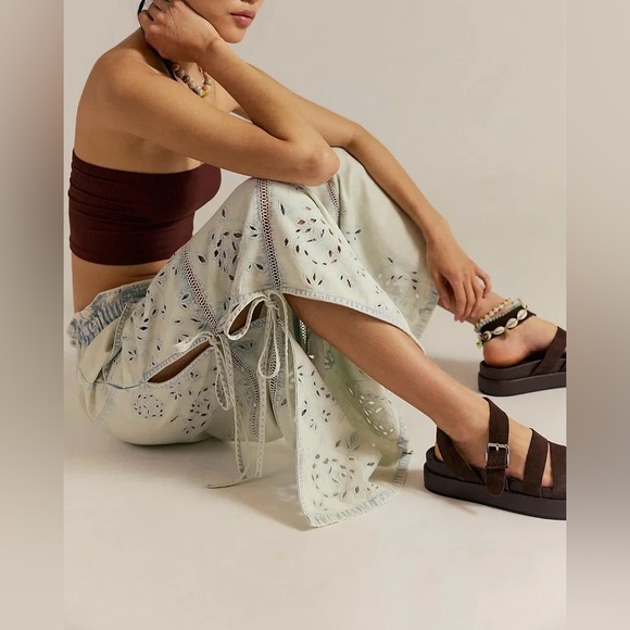 NWT Free People We The Free Day Break Jeans - bright spot sky blue - Large - Picture 3 of 10